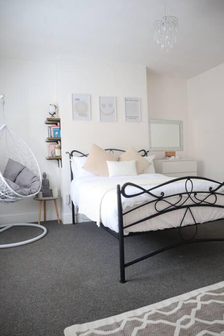 Spacious 1 Bedroom Apartment Leicester Exterior photo
